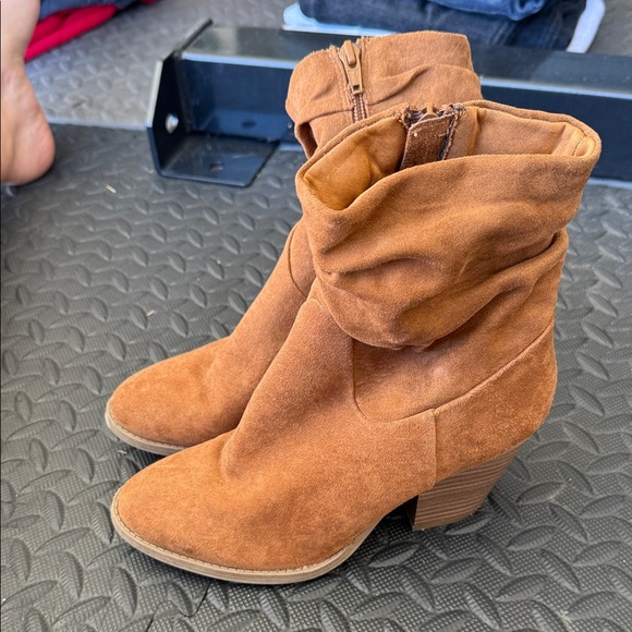 Universal Thread Rust Booties - Picture 4 of 4